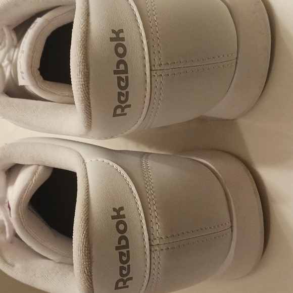 Classic Reeboks - Picture 5 of 5